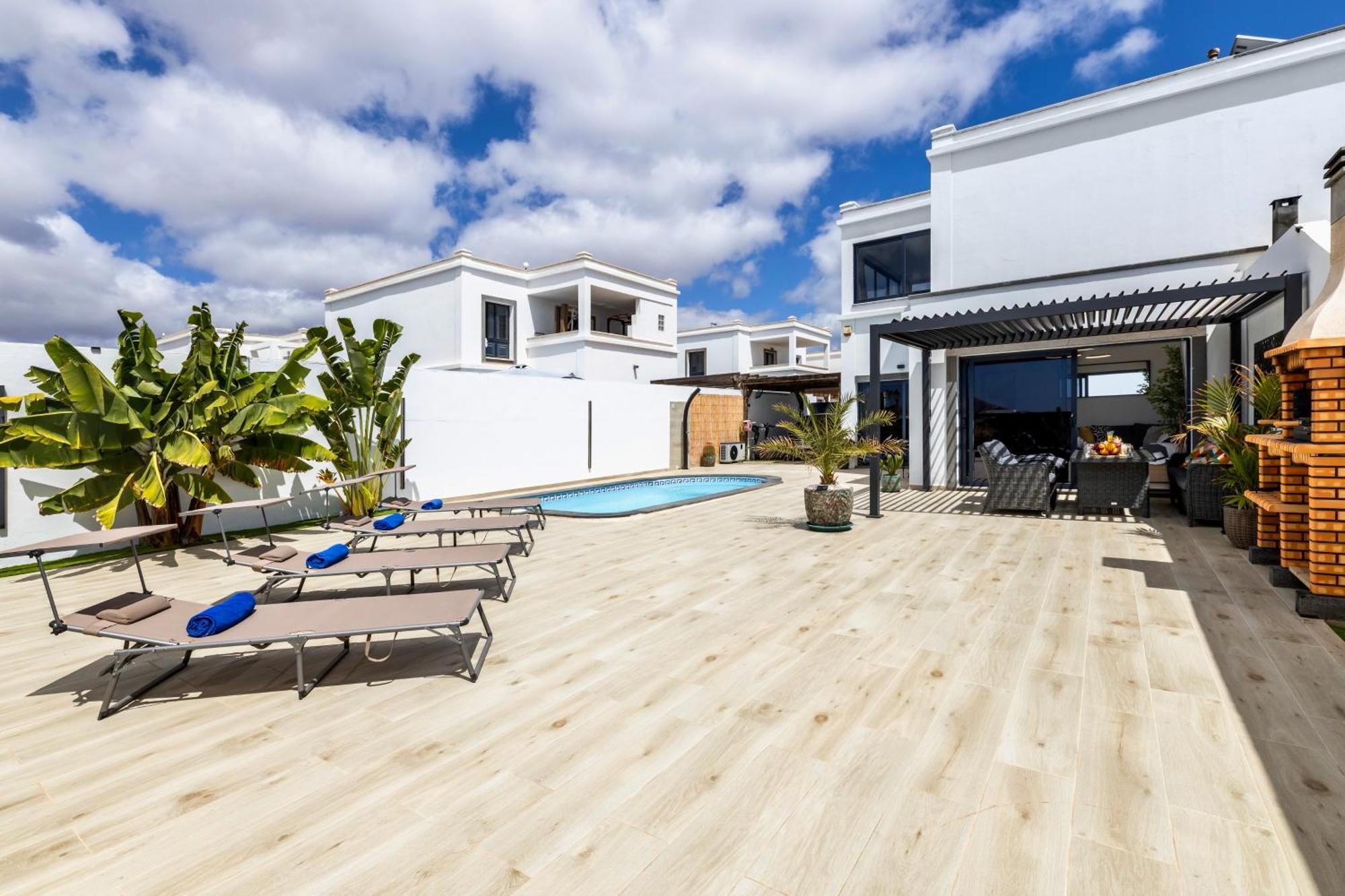 Villa Playa Blanca - Heated Pool, Aircon エクステリア 写真