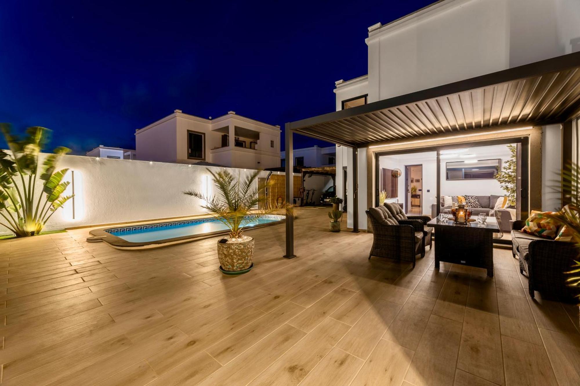 Villa Playa Blanca - Heated Pool, Aircon エクステリア 写真